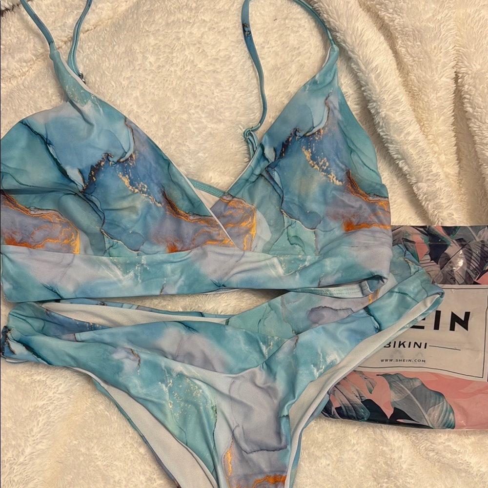 SHEIN Aqua Swirl Bikini Top